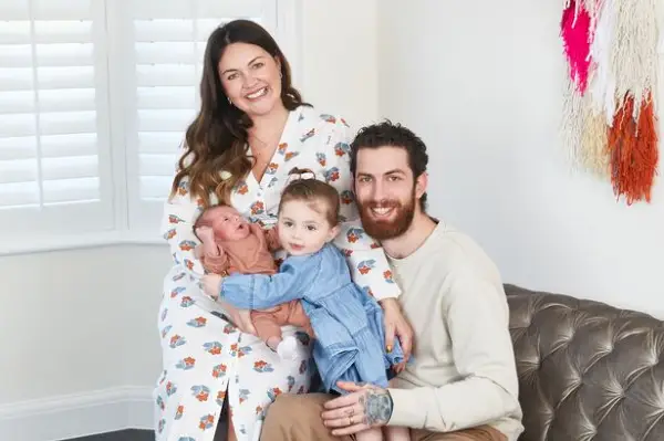 REG WALL EastEnders-tähti Lacey Turner esittelee uuden poikavauvan Trilby Foxin, kun hän kertoo pojan ennenaikaisuudesta