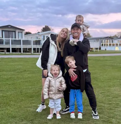 Stacey Solomon i Joe Swash z trójką swoich dzieci