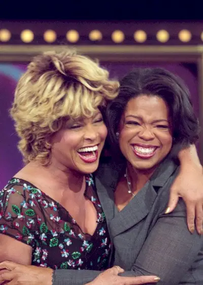 Oprah oli vain yksi muistomerkkiin osallistuneista tähdistä