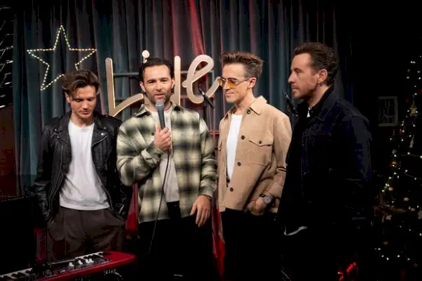 Harry nadal jest blisko swoich kolegów z zespołu McFly