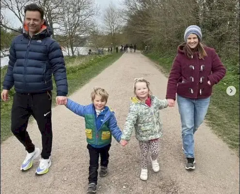 Harry Juddin nettovarallisuus ja elämä poissa musiikista upean vaimon ja kolmen lapsen kanssa