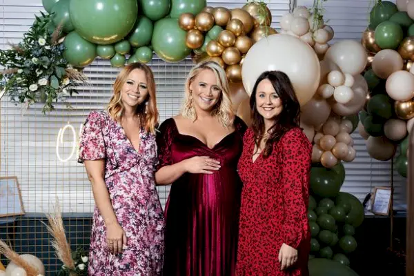 Kimberley Walsh sanoo, että hän ja hänen sisarensa ovat 'sidettäneet' enemmän äidiksi tulemisen jälkeen