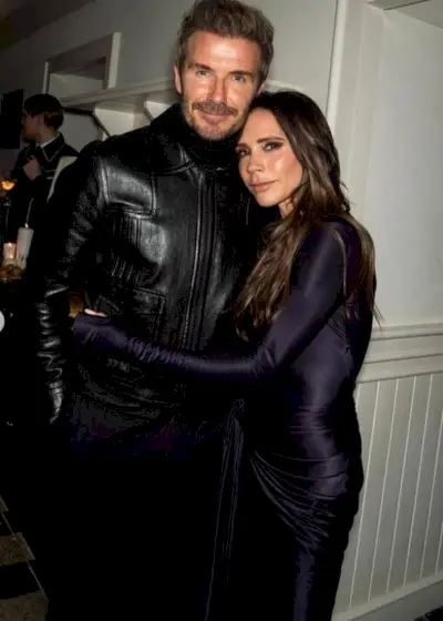 Victoria i David objęli się na jednym ukochanym zdjęciu