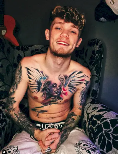 Britain's Got Talentin baareja ja melodiaa ei tunnistettu 10 vuotta myöhemmin – tatuointeja, lihaksia ja vauva