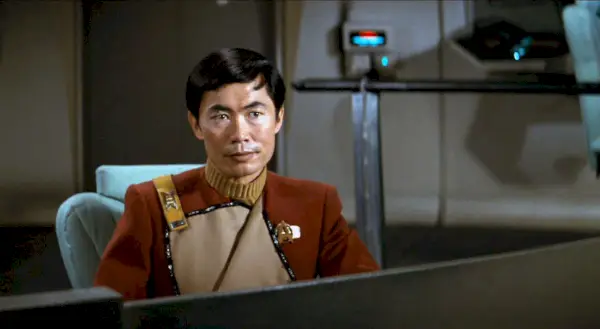 George Takei nel ruolo del tenente Sulu in Star Trek II: L'ira di Khan