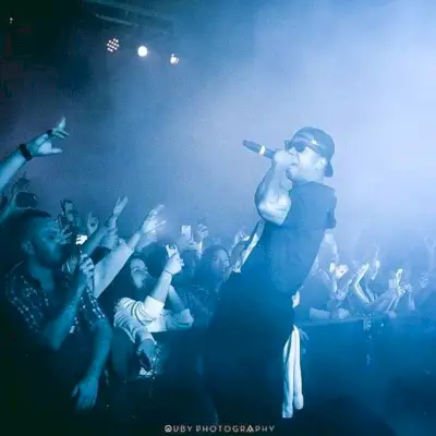 Ja Rule va iniciar una guerra a la Viquipèdia perquè la seva alçada indicada estava baixa de tres polzades