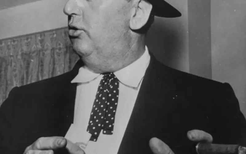 Eversti Tom Parker Net Worth - Wiki, ikä, paino ja pituus, ihmissuhteet, perhe ja paljon muuta