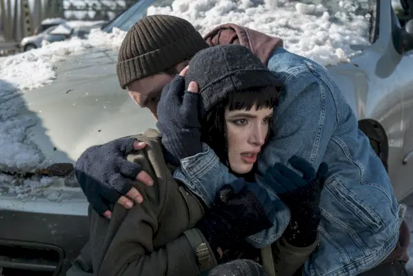 Pääosassa on Bella Thorne