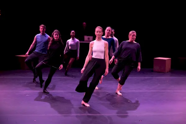 Segurar e deixar ir: uma revisão da nova ode à dança irlandesa de Jean Butler