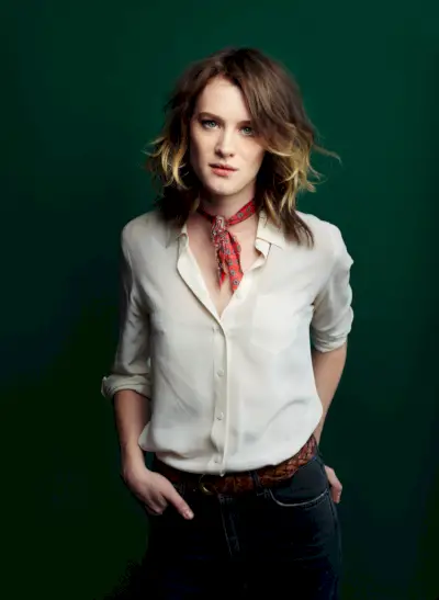 Mackenzie Davis, näyttelijä, mallikuva: Celeste Sloman for Startracker