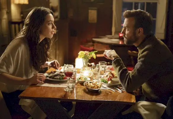 Rebecca Hall och Jason Sudeikis hittar motvilligt kärleken i 'Tumbledown'