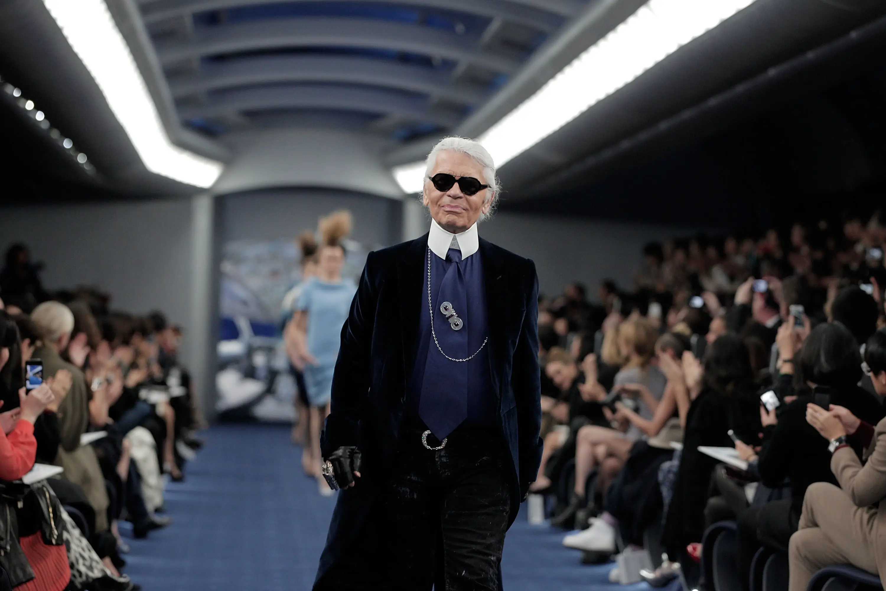 Patrimonio netto di Karl Lagerfeld: Wiki, età, peso e altezza, relazioni, famiglia e altro