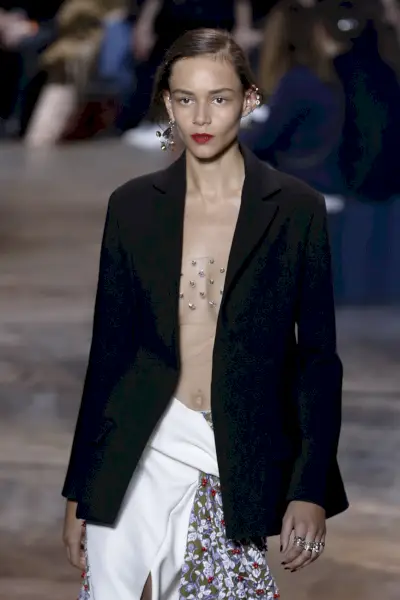 Dior Couture, kevät 2016 (kuva: Francois Guillot/AFP/Getty Images).