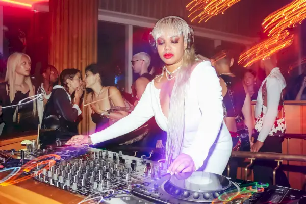 Viikonlopun lähetys New York Fashion Weekin juhlapaikalta