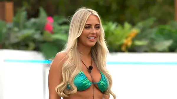 Love Islandin 'ylösalaisin' bikinit ovat trendikkäitä – mutta käyttäisitkö tätä rohkeaa tyyliä?