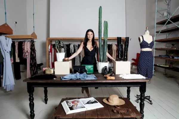 Afalo New Yorkin reformaation kaupassa. (Kuva: Celeste Sloman).