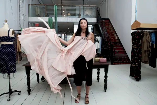 Afalo pitelee vaatetta uusimmasta