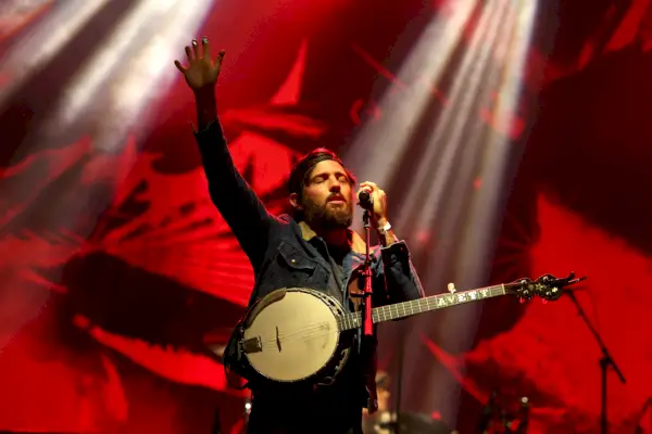 Scott Avett avioliitosta, 'True Sadness' ja Mikä pitää bändin käynnissä
