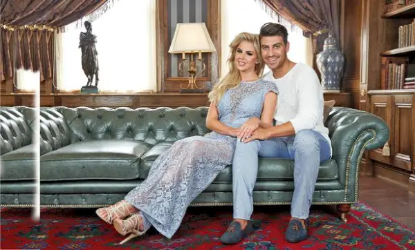 Hannah è tornata nell'iconica villa