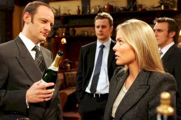 Nick Miles Emmerdalessa Patsy Kensitin kanssa