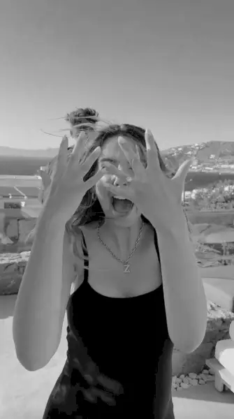 Voimapariskunta Zoe ja Alfie ovat ilmoittaneet olevansa kihloissa 11 vuoden jälkeen