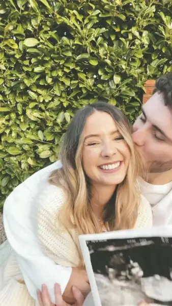 Heidän viimeaikaiset kihlauutiset tulivat sen jälkeen, kun pariskunta ilmoitti odottavansa toista tytärtä