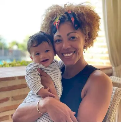 Zoe on ylpeä äiti pojalleen Lissabonille ja hän on myös lääkäri