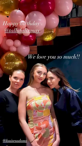 Victoria Beckham poseerasi suloisessa valokuvassa sisarensa ja sisarensa kanssa