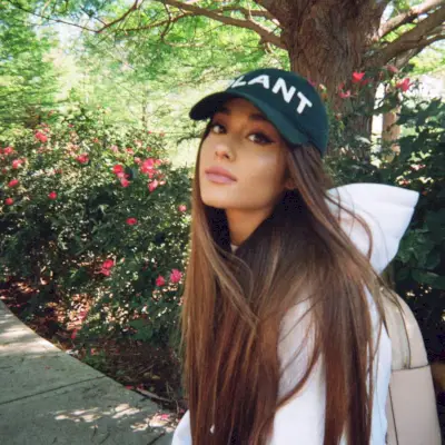 I fan di Ariana Grande erano ragazze adolescenti che volevano uno spazio sicuro