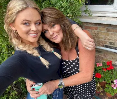 Emily e la sua famosa mamma Kate Robbins
