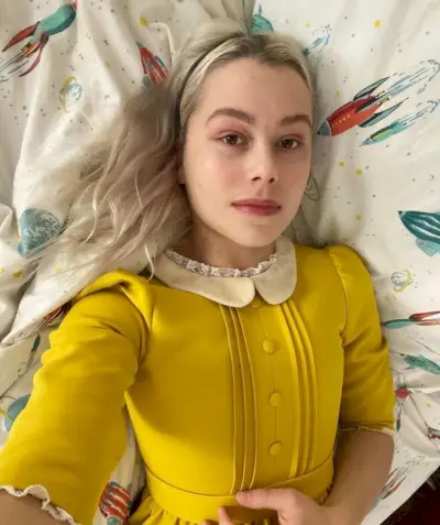 La Phoebe va donar un cop d'ull a la seva habitació