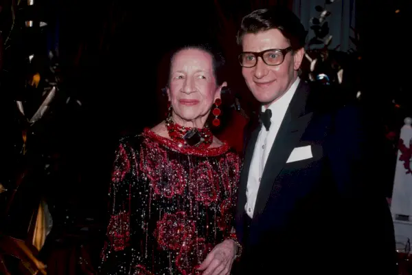 Diana Vreeland och Yves Saint Laurent på Met Gala 1983.