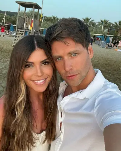 Mitch on tällä hetkellä suhteessa kumppaninsa Tashin kanssa