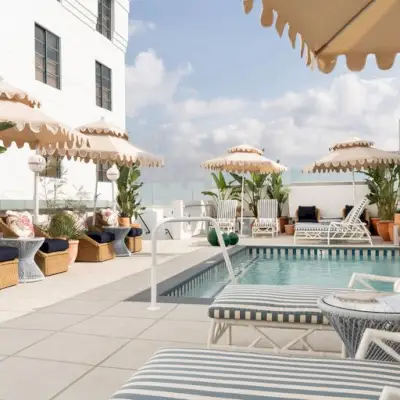 odkryty basen na dachu