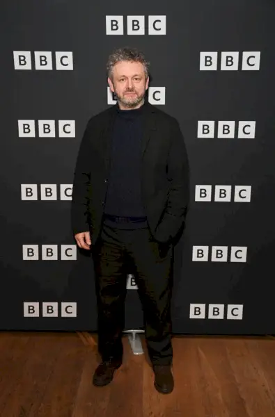 Aislingin kerrotaan seurustelevan näyttelijä Michael Sheenin kanssa