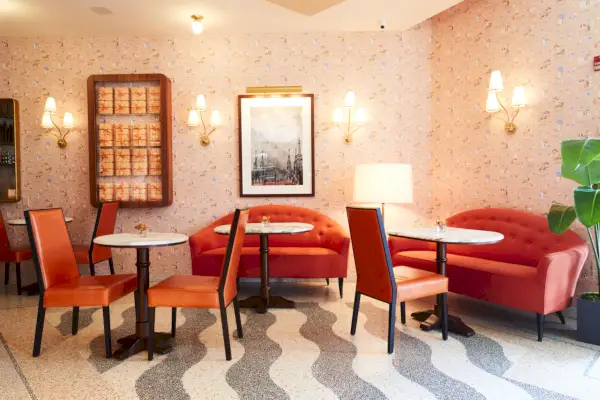 Sant Ambroeus Palm Beach.