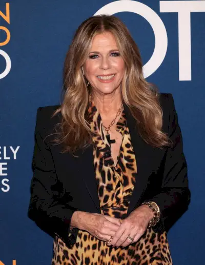 Rita Wilson deltar i ett fotosamtal för Columbia Pictures