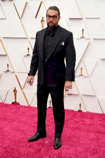 Jason Momoa började sin tidiga skådespelarkarriär i Baywatch