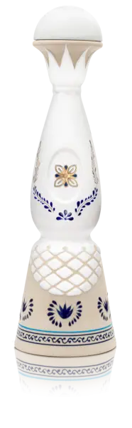 kollaasi kolmesta tequilatyypistä eri pulloissa