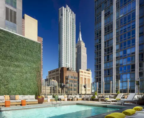 horisontti kattouima-altaalla.