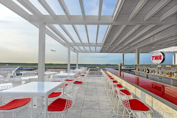 ulkobaari TWA-hotellissa