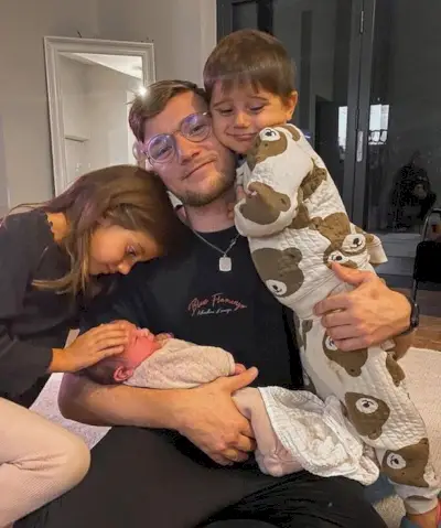 Casey Barker sa att hans familj 'tog sig samman' efter hans hjärtattack