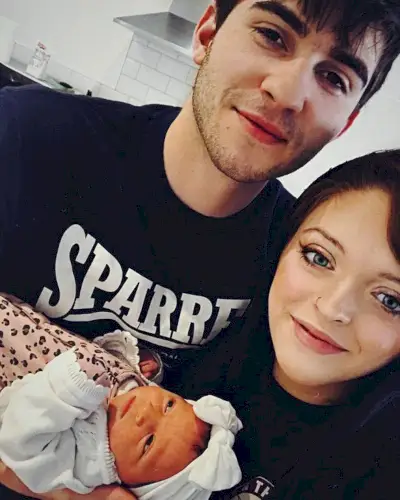 Miffy och pojkvännen Alex välkomnade en dotter tillsammans 2020