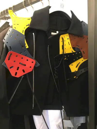 Hienot takit ovat myös Loewen tuotteiden joukossa.