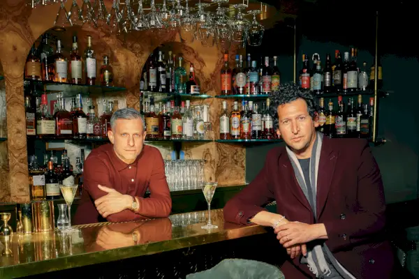 Pasta viettää hetkiä Ritzy L.A. Hot Spotsissa