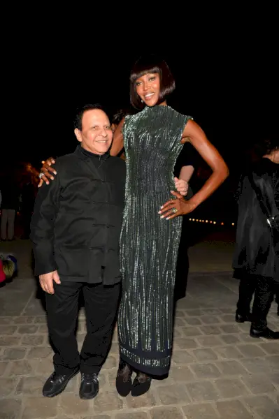Kuva: Alaia ja Naomi Campbell Azzedine Alaia -näyttelyssä vuonna 2013.