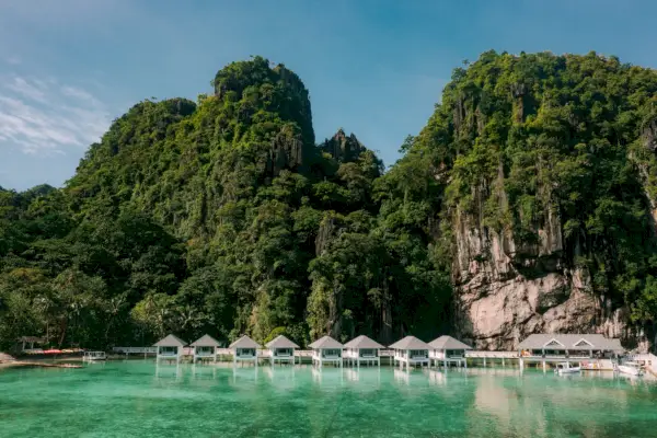 Kuva: Ilmakuva vesimökeistä Lagen Island Resortissa, El Nidossa, Palawanissa, Filippiineillä.