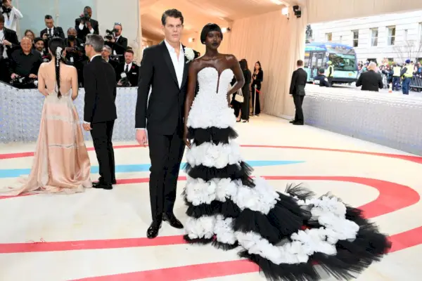 US-VIHDE-MUOTI-METGALA-JULKISTUSMUSEO