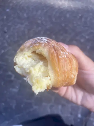 lehtitaikinan sisältä