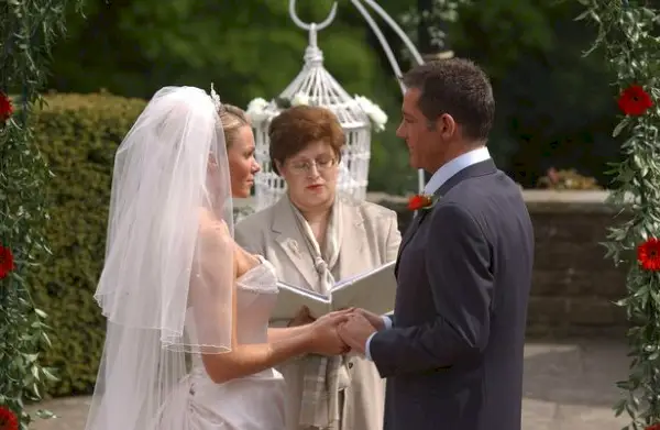 Dale Winton ja Nell Mcandrew